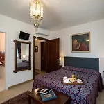 Cadifiore לינה וארוחת בוקר 4*