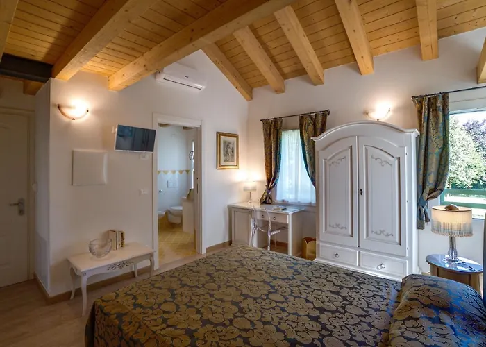 Cadifiore فندق مبيت وإفطار ميرا